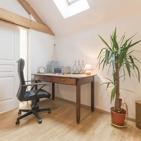 Confortable Avec Jardin, Proche Et Ville, Equipe Pour Familles, Velo Inclus - Fr-1-306-1076